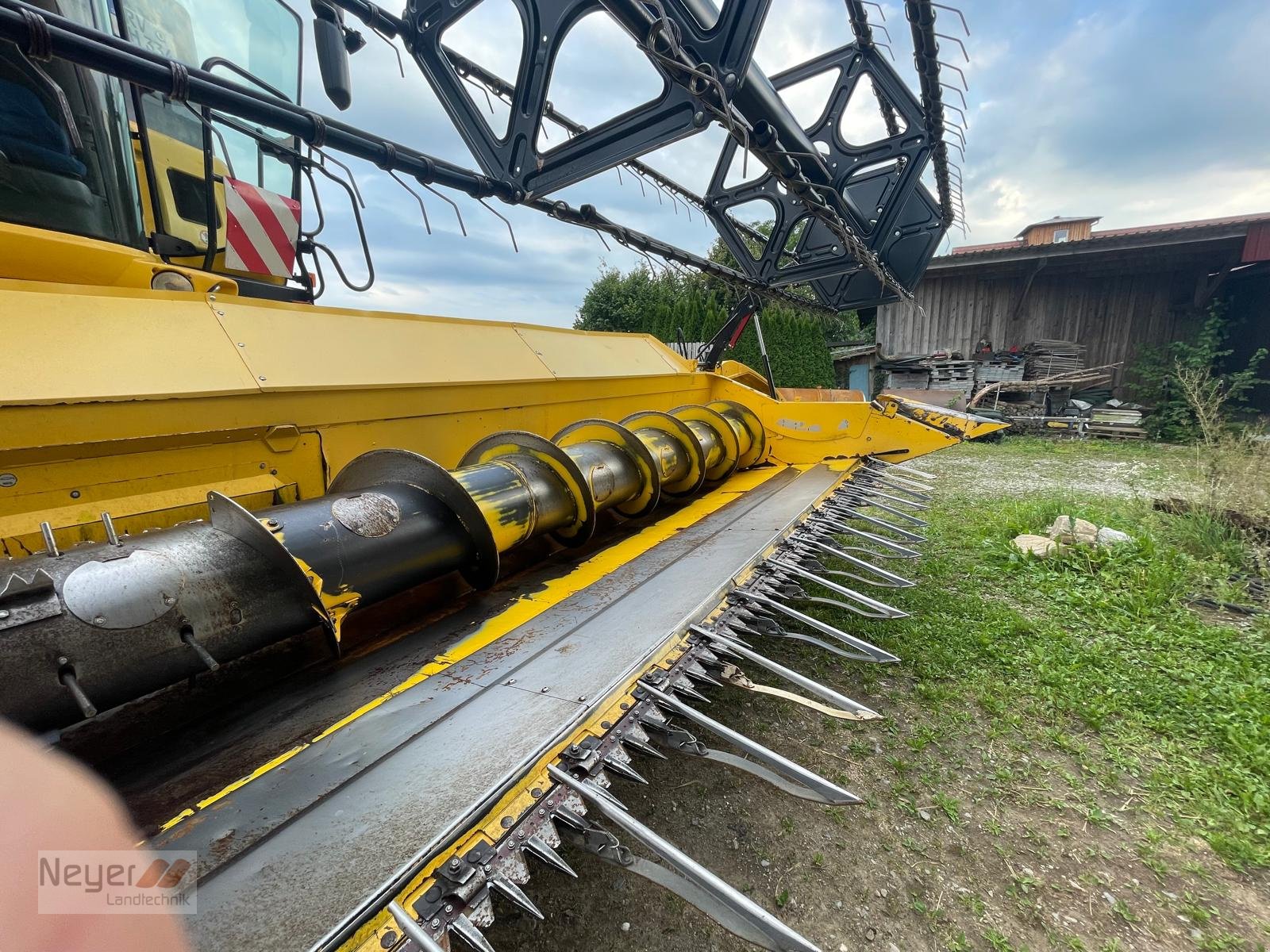 Schneidwerk of the type New Holland Varifeed Schneidwerk 9,15m + Biso TW | Bj. 2012, Gebrauchtmaschine in Bad Waldsee Mennisweiler (Picture 12)